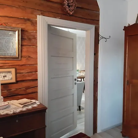 Ferienhaus Vuorenpaeae *